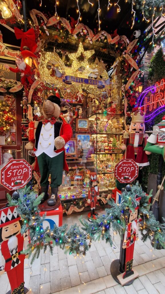 Świąteczne Ateny w grudniu